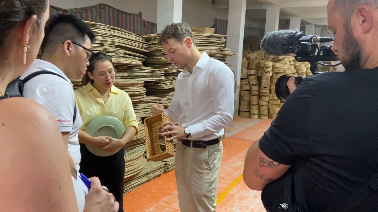 movetoasia envoye special guillaume randon