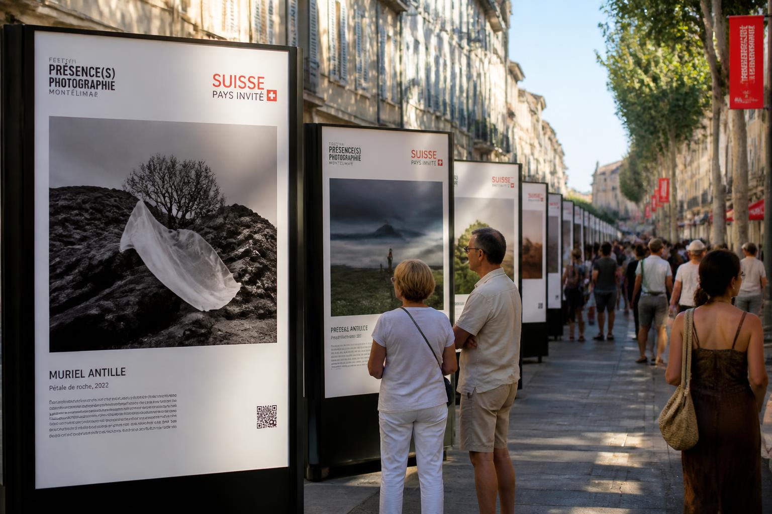 découvrez comment montélimar rend hommage aux artistes suisses lors du festival présence(s) photographie, un événement incontournable pour les passionnés de photographie et d'art contemporain.