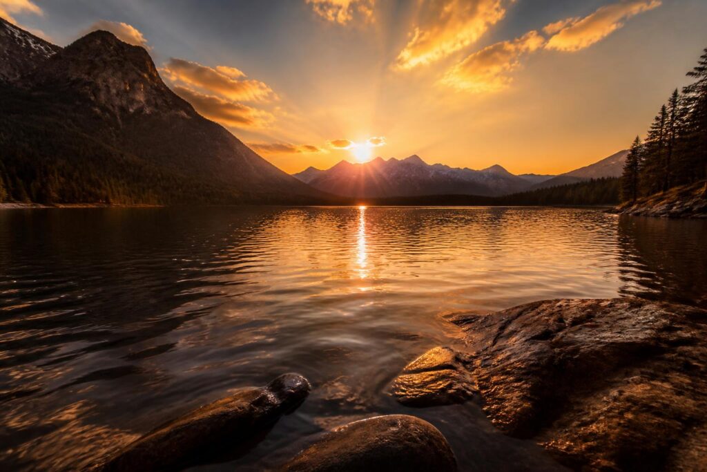 découvrez 'silences du soleil' à travers une plongée photographique captivante qui vous invite à un voyage visuel unique et inoubliable.