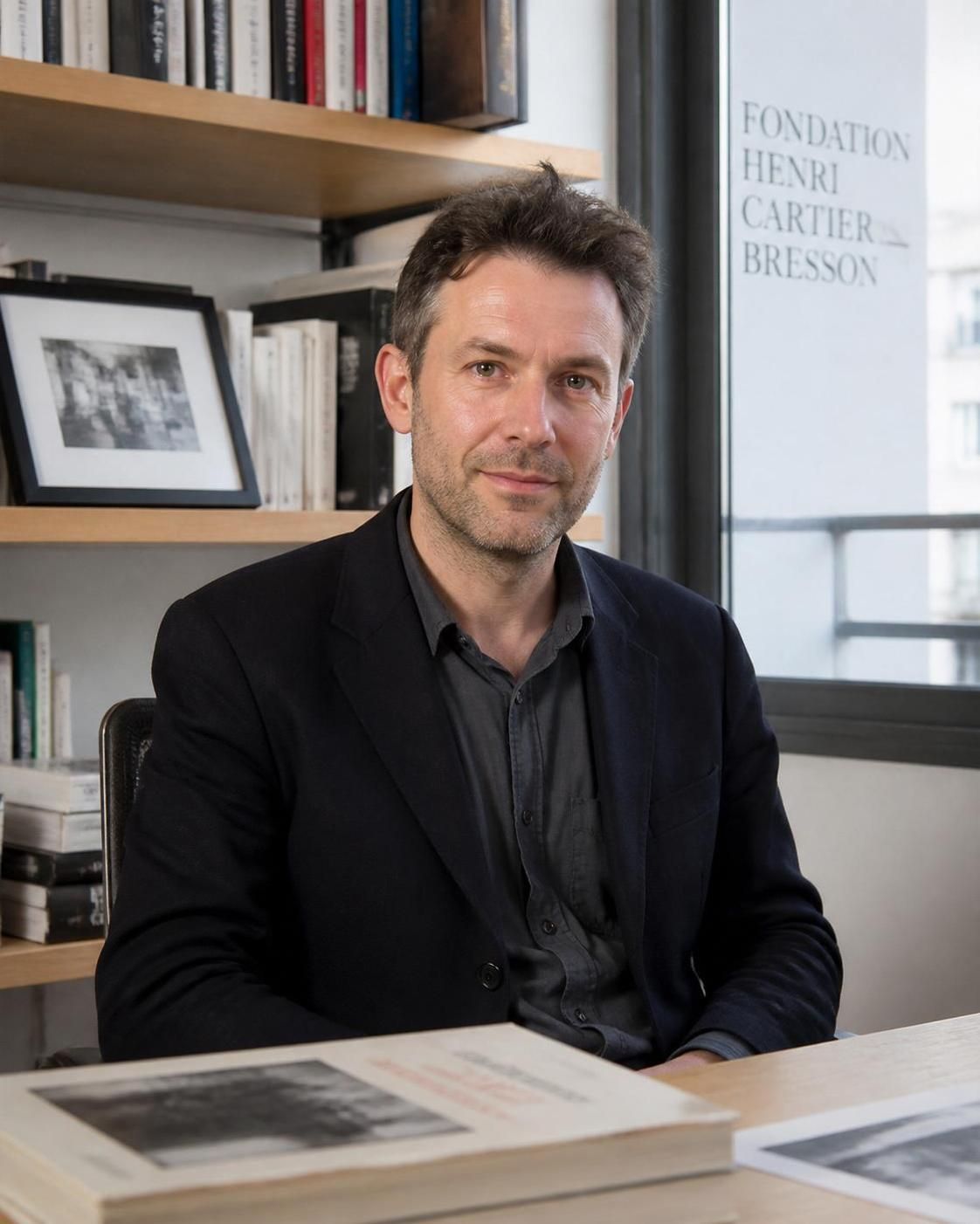 découvrez l'interview de clément chéroux de la fondation cartier-bresson, qui explore comment la photographie façonne et influence en permanence notre perception du monde.