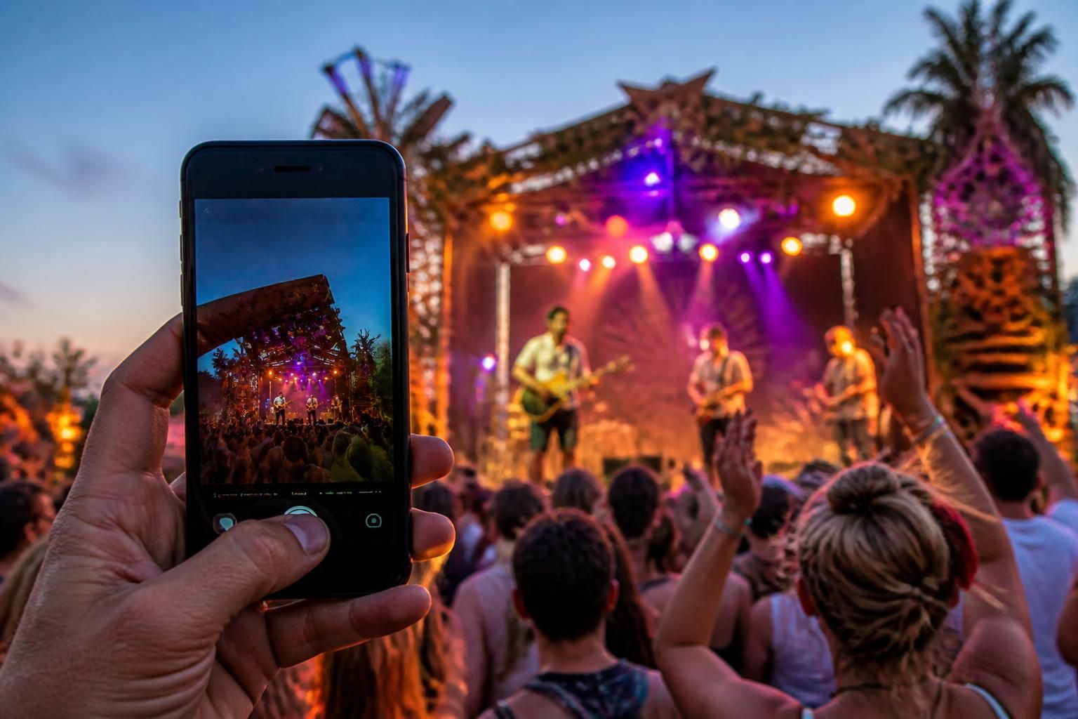 découvrez 7 astuces indispensables pour utiliser votre iphone afin de capturer en vidéo et en photo vos concerts préférés cet été avec une qualité exceptionnelle.