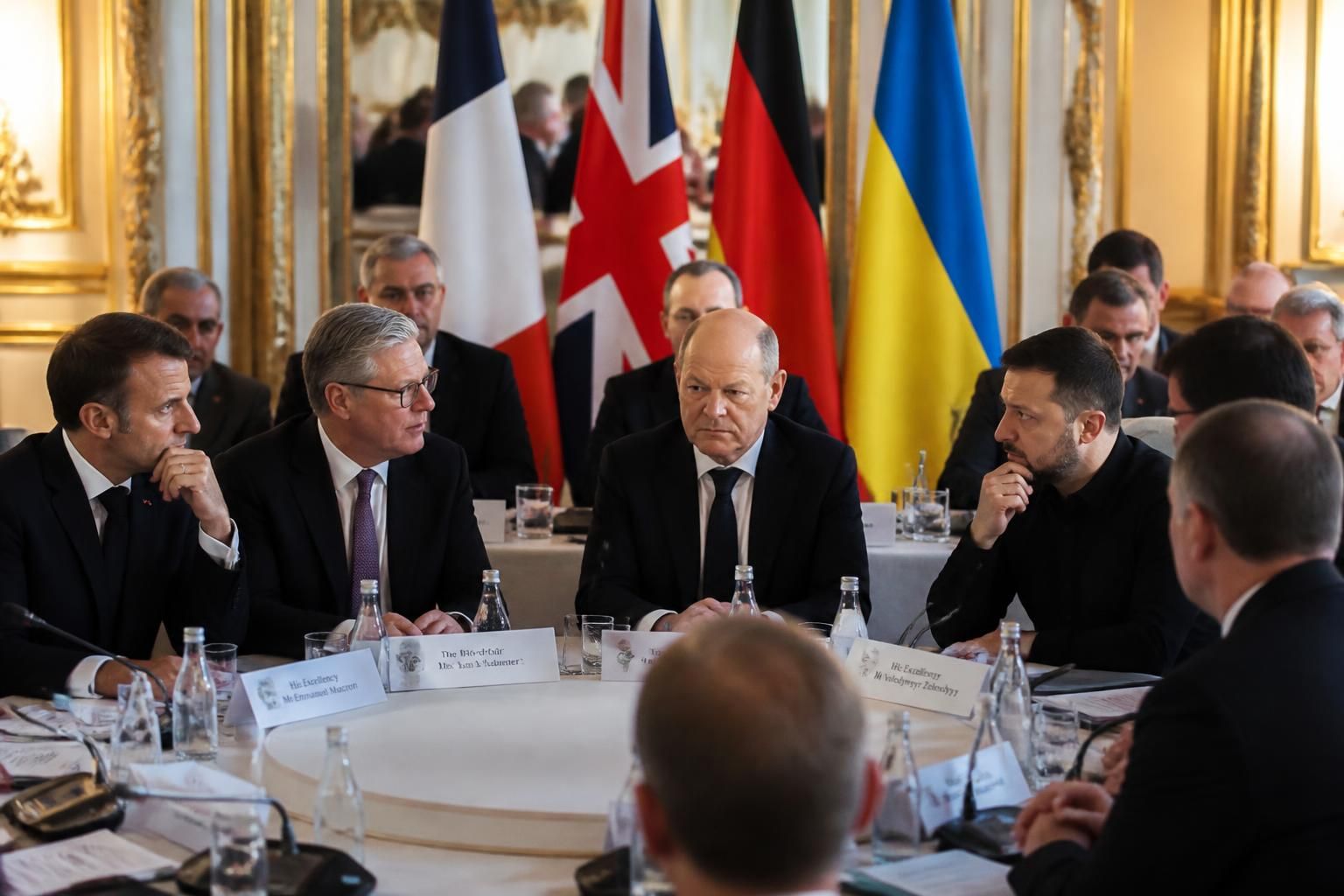 Paris, Londres et Berlin appuient la proposition de Zelensky pour un dialogue direct avec la Russie 10 paris, londres et berlin soutiennent la proposition de zelensky visant à engager un dialogue direct avec la russie pour favoriser la paix et la résolution du conflit.
