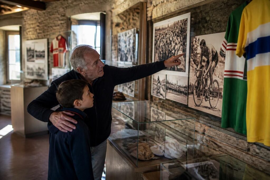 découvrez l'exposition photographique « à chacun son tour » qui met en lumière les souvenirs jurassiens du tour de france, présentée dans les locaux pour célébrer cet événement emblématique.