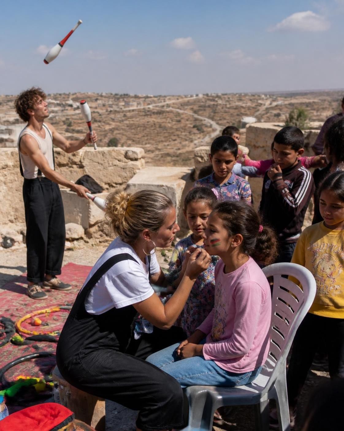découvrez « travelling peace circus » de laurence geai, une série photographique captivante célébrant la fraternité à travers une ode visuelle pleine d'émotion et de poésie.