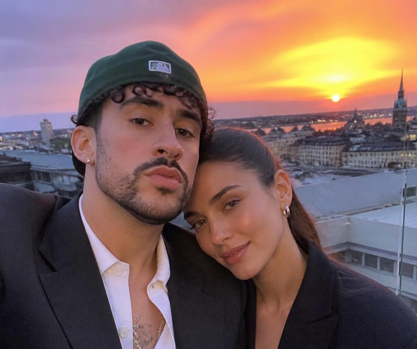 plongez dans l'univers romantique de bad bunny et découvrez gabriela berlingeri, la femme qui fait battre le cœur de la superstar. une histoire d'amour passionnante à ne pas manquer.