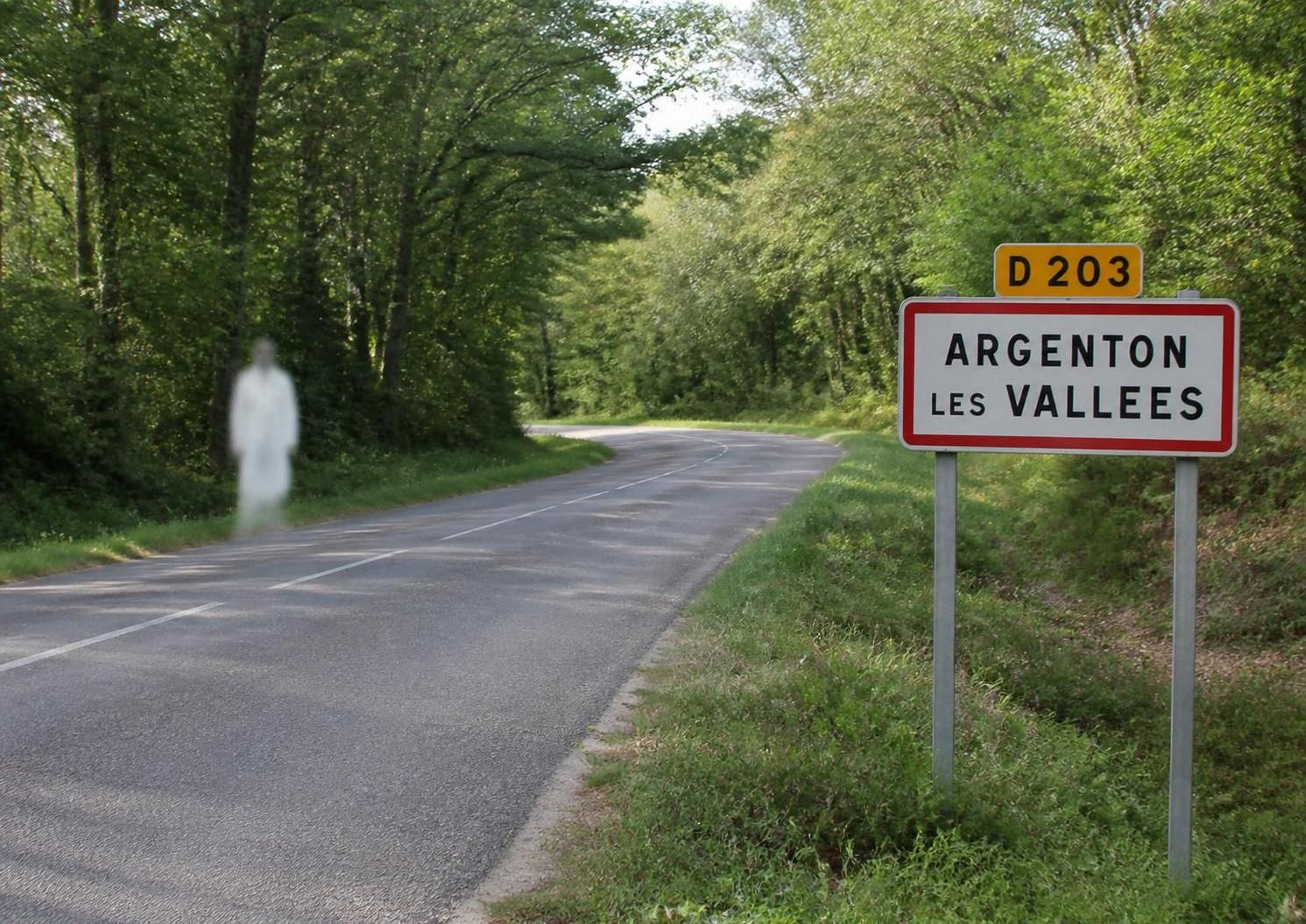 découvrez l'histoire étonnante derrière un cliché mystérieux pris par hasard en photographiant un simple panneau, une aventure insolite pleine de surprises.