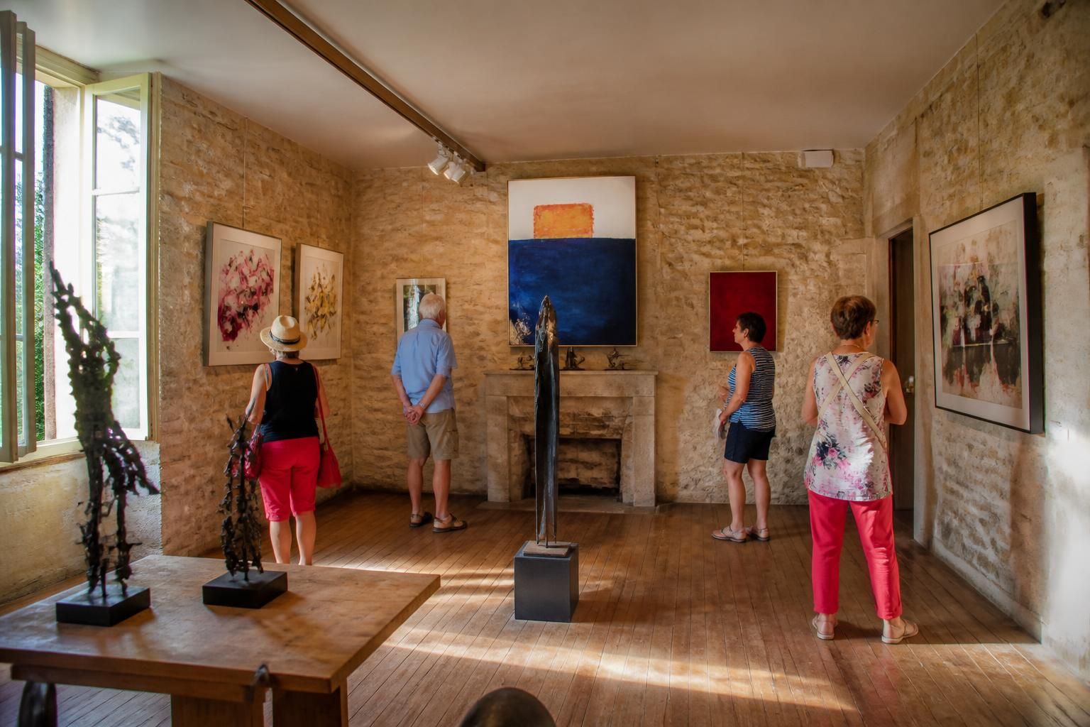Maison du patrimoine de Mesquer : six artistes, six univers à découvrir 11 découvrez la maison du patrimoine de mesquer, où six artistes vous invitent à explorer six univers artistiques uniques et inspirants.