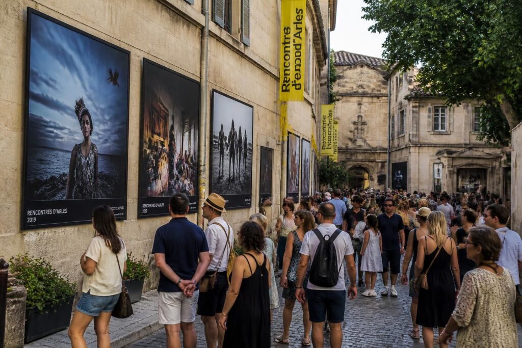 découvrez les rencontres d’arles, un festival où l’image prend vie pour raconter des histoires captivantes à travers la photographie et le multimédia.