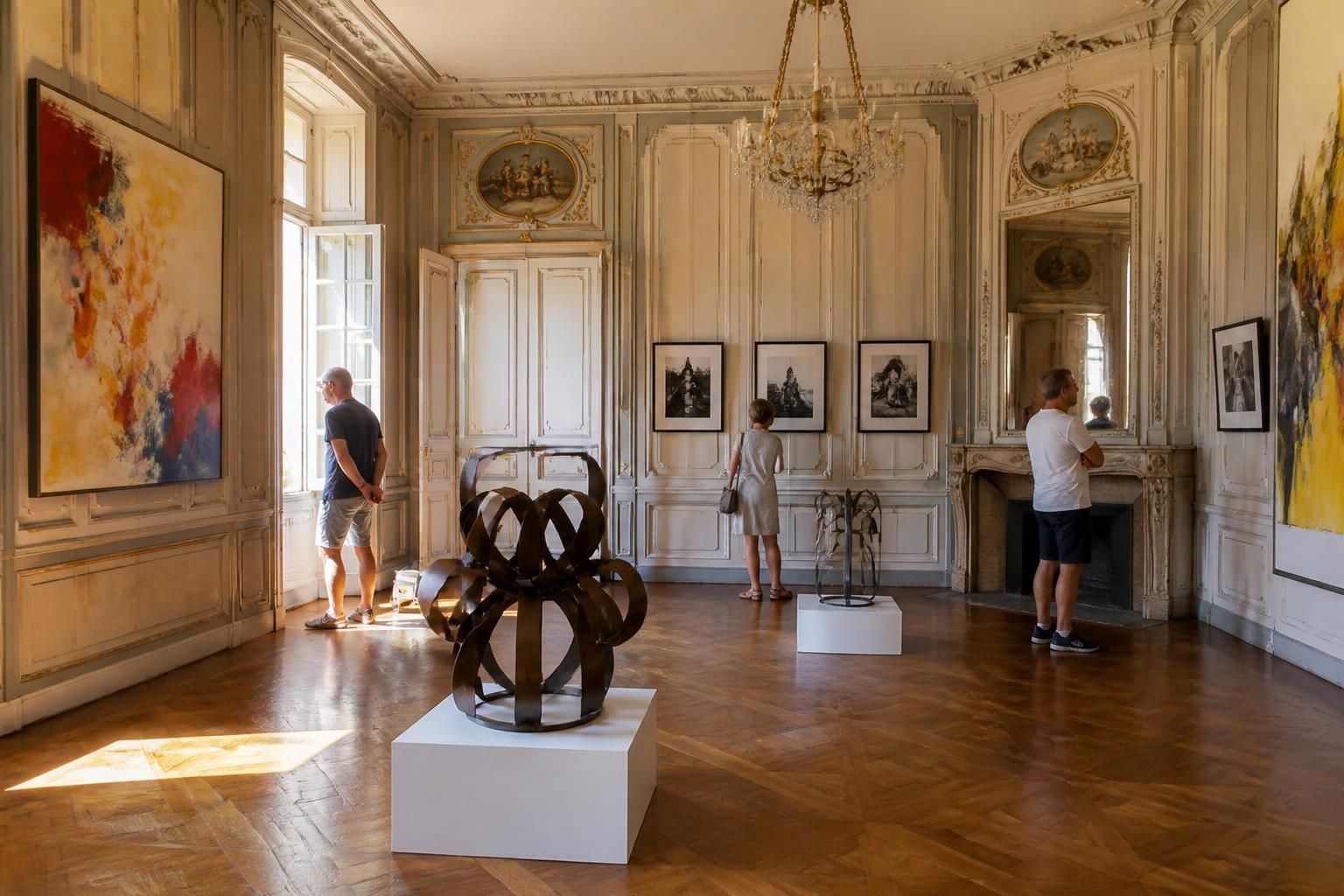 Revel : le château dévoile ses salons à une génération inédite d’artistes 11 découvrez revel, le château qui ouvre ses salons à une nouvelle génération d'artistes, mêlant histoire et créativité pour une expérience culturelle unique.