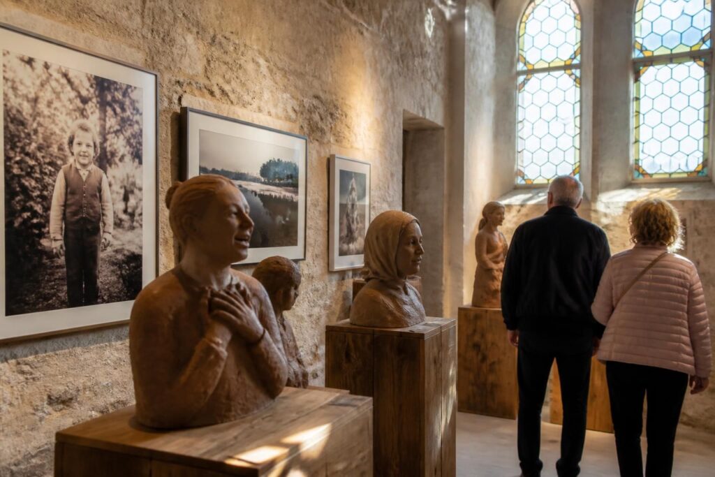 découvrez l'exposition unique au château de simiane à valréas, où terre cuite, photographie et récits historiques se rencontrent pour une immersion culturelle captivante.