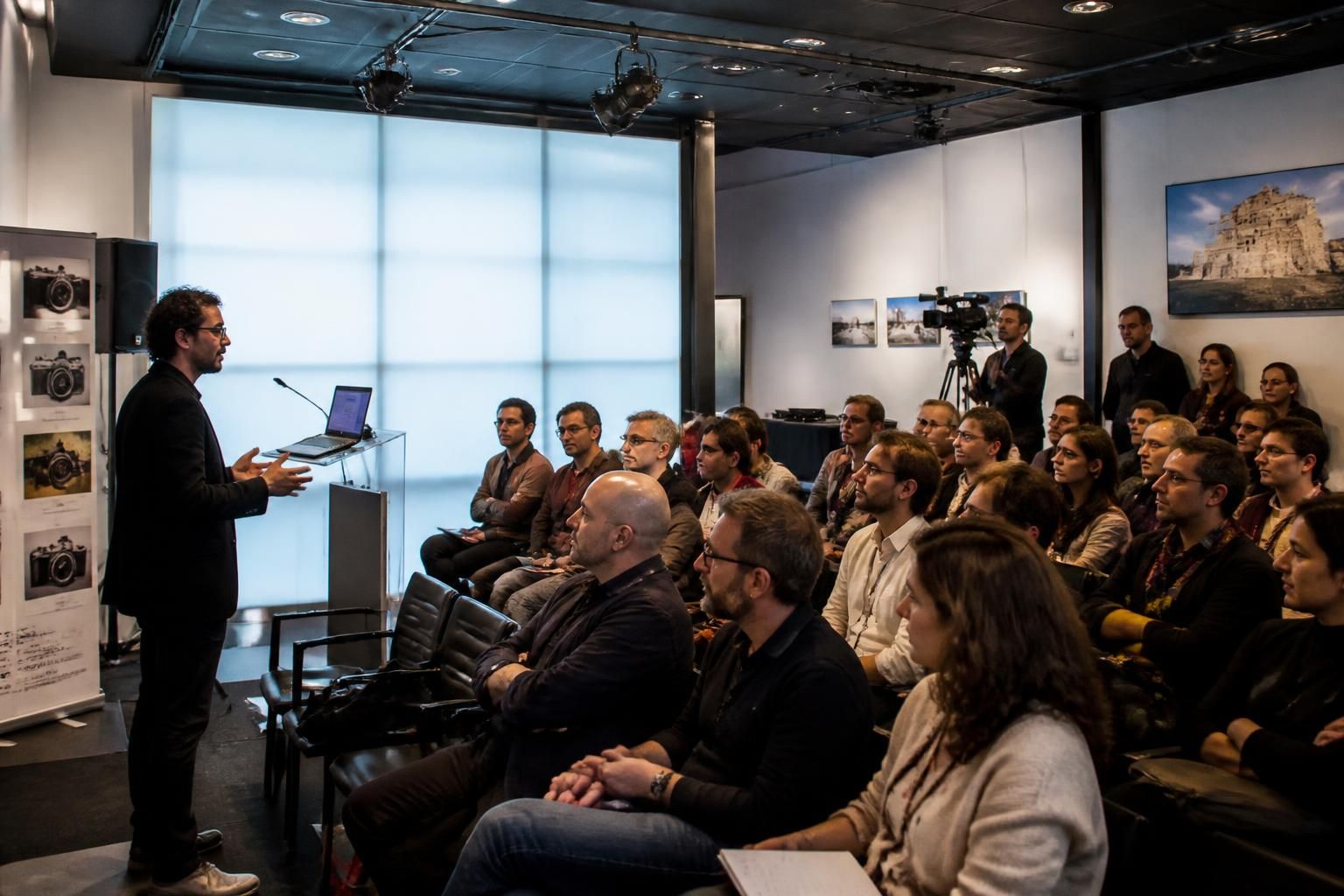 Conférence à Belfort : La photographie, un art à part entière ? 1 découvrez la conférence à belfort sur la photographie, explorant son statut unique en tant qu'art à part entière. plongez dans l'univers visuel et artistique de la photographie.