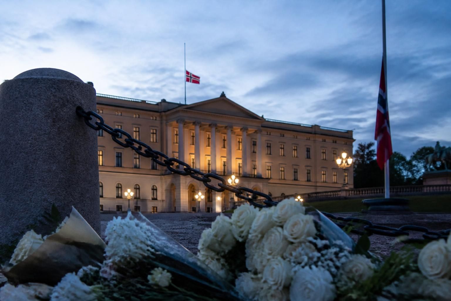 Harald V s'éteint : Sonja de Norvège célèbre en solitaire leurs 58 ans d'union et lui dédie un hommage poignant 11 harald v est décédé. sonja de norvège célèbre seule leurs 58 ans de mariage et lui rend un hommage émouvant et chargé d'émotion.
