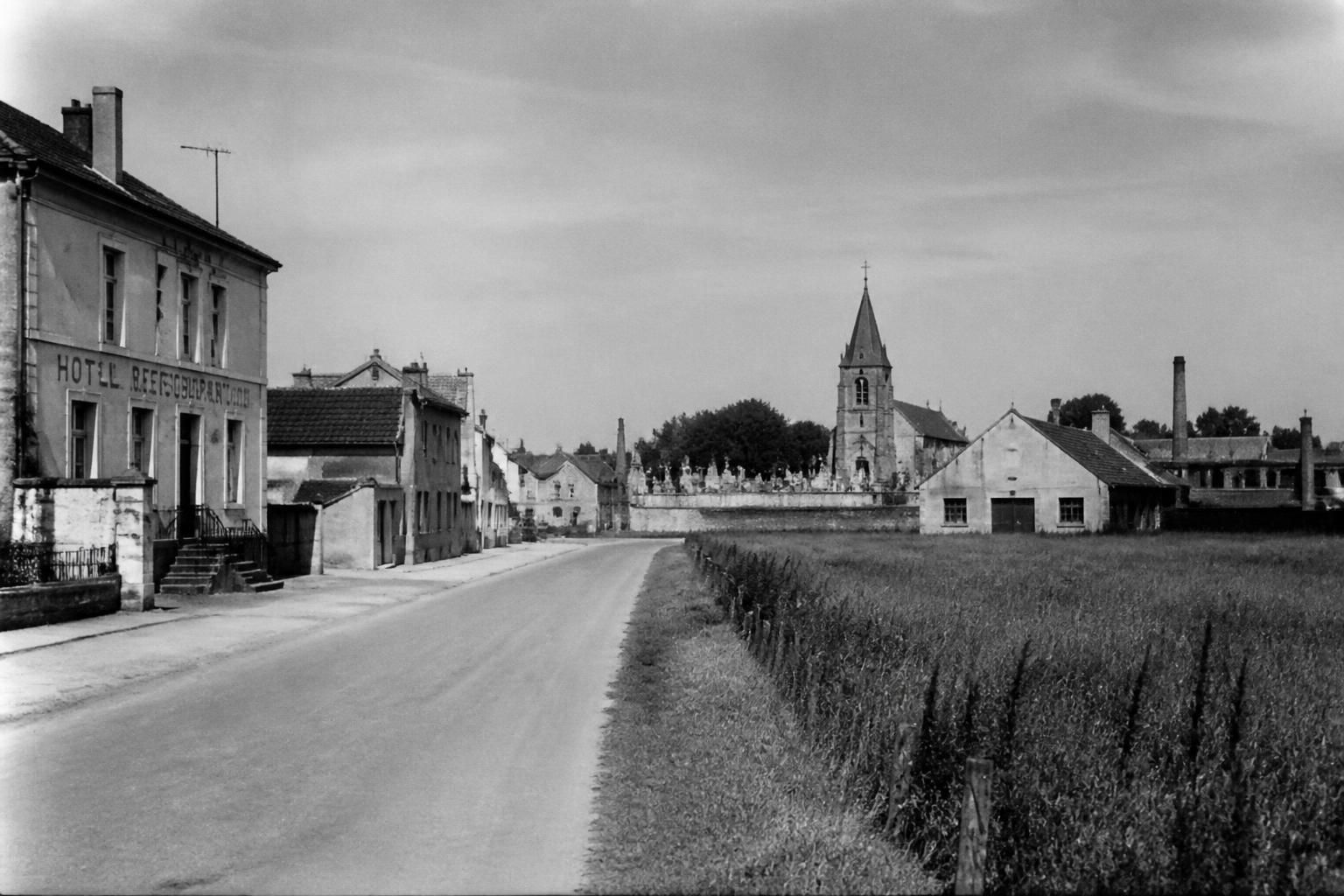 découvrez le faubourg saint-aignan en 1954, un voyage intemporel au cœur d'une époque riche en histoire et en charme.