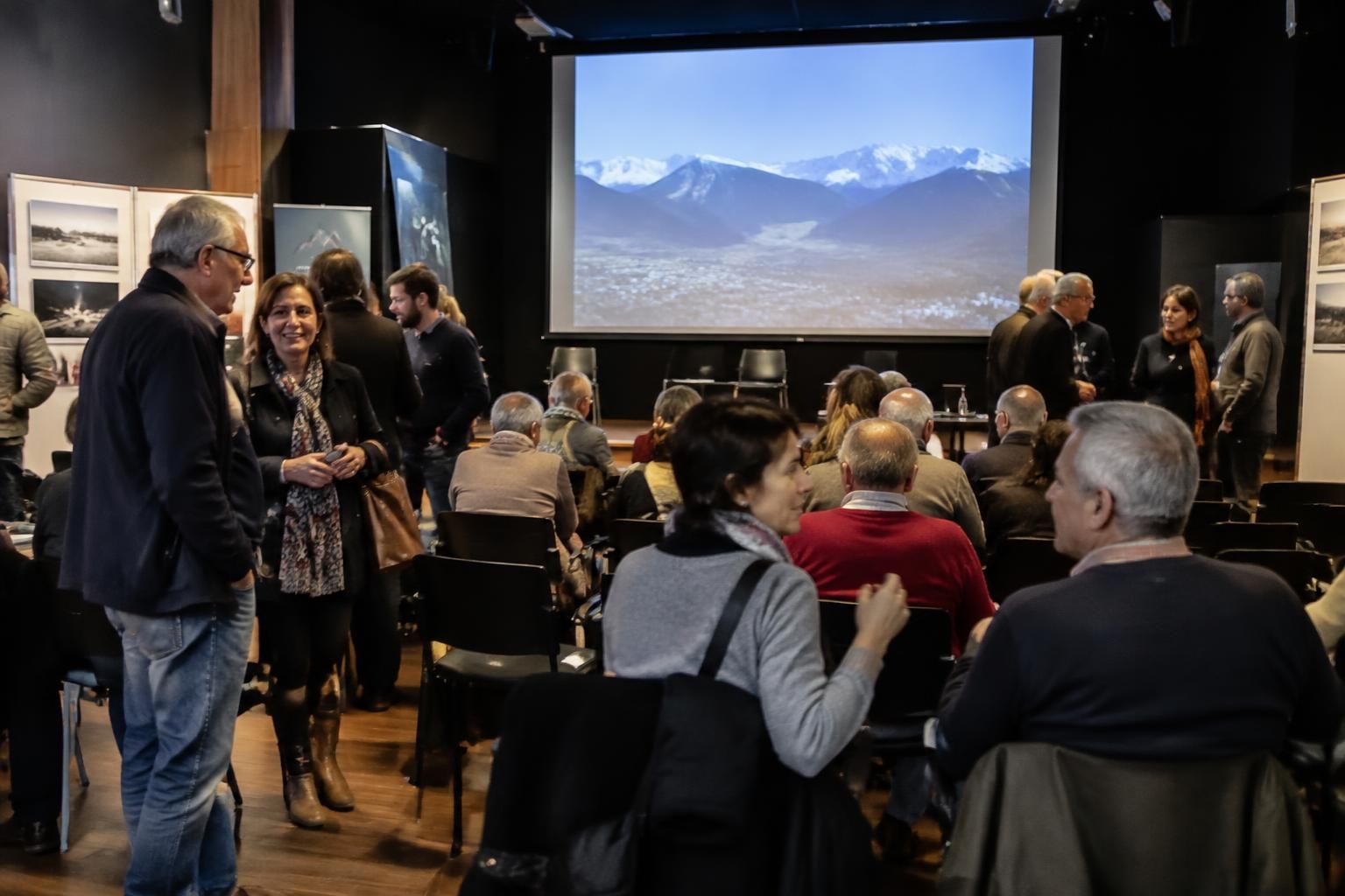À Albertville, l’Univpop ouvre le débat autour de la photographie 11 à albertville, l’univpop invite le public à débattre de la photographie, de ses regards et de sa place dans notre société.