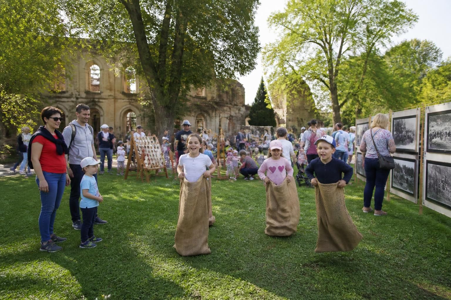 découvrez eaunes lors d'une journée rétro dédiée aux jeux et traditions d'autrefois, une occasion unique de revivre les plaisirs d'antan en famille ou entre amis.