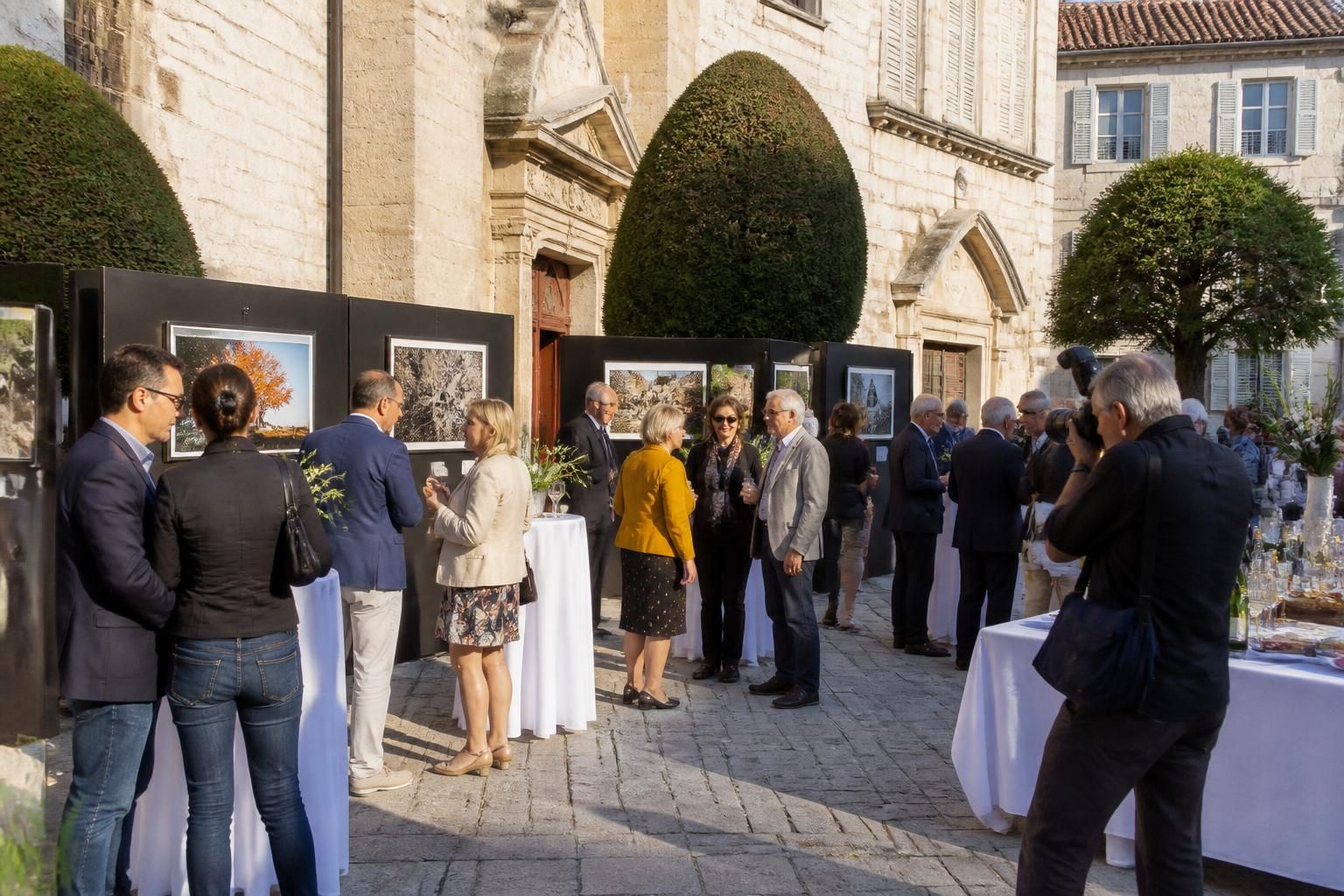 Sorèze célèbre le coup d’envoi du 2e festival de la photographie lors d’un vernissage exceptionnel 1 sorèze inaugure le 2e festival de la photographie avec un vernissage exceptionnel, célébrant la créativité et l'art visuel au cœur de la ville.
