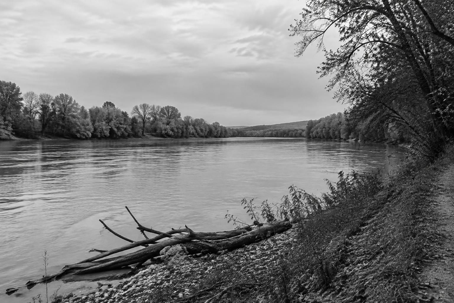 À Verdun-sur-Garonne, le fleuve se dévoile : la Garonne à l’honneur 11 à verdun-sur-garonne, découvrez le fleuve sous un nouveau jour et explorez les paysages et les richesses de la garonne.